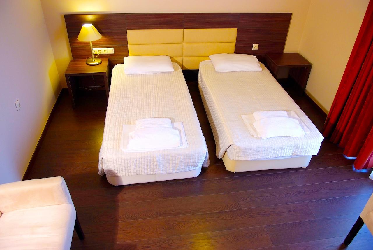 Plotini Hotel Dhidhimotikhon Chambre photo