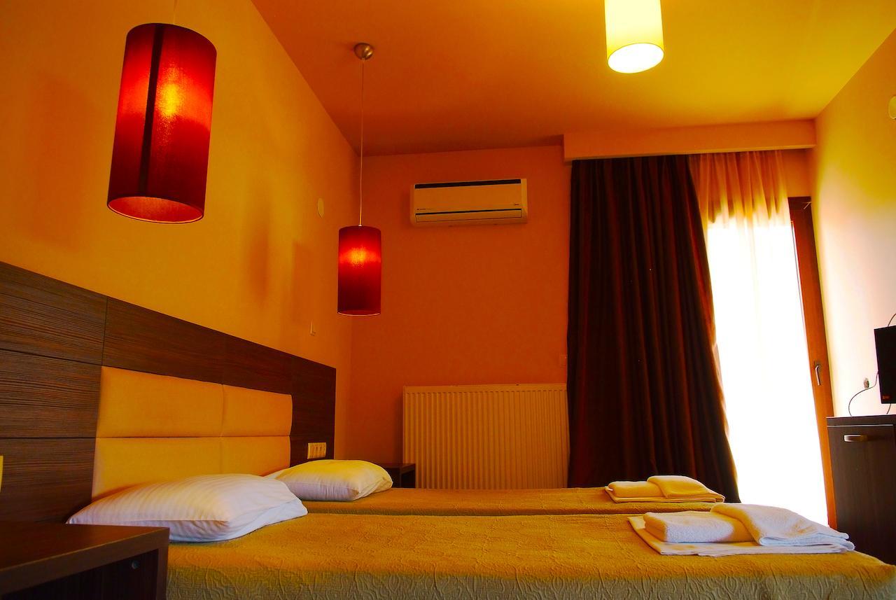 Plotini Hotel Dhidhimotikhon Chambre photo