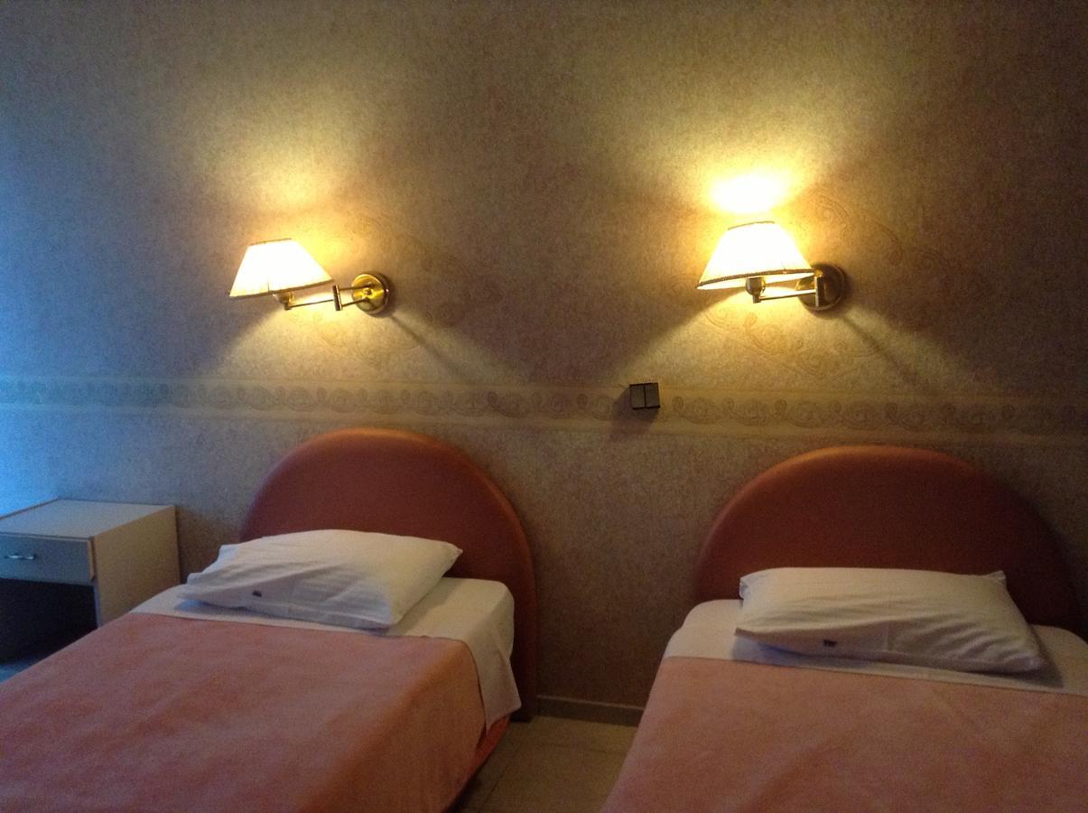 Plotini Hotel Dhidhimotikhon Chambre photo