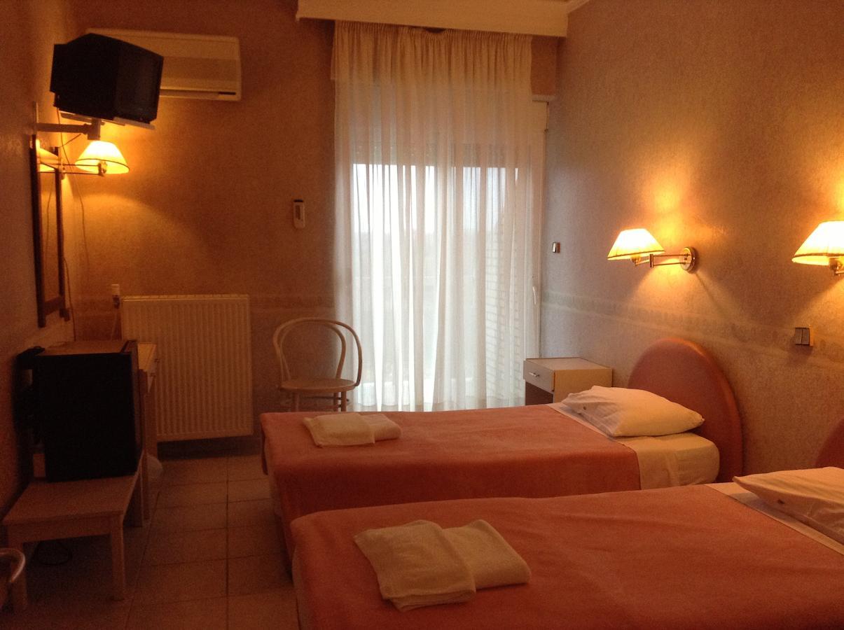 Plotini Hotel Dhidhimotikhon Chambre photo