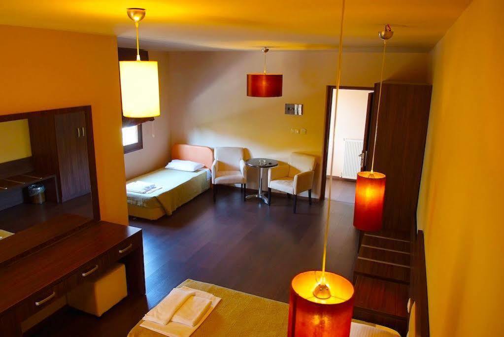 Plotini Hotel Dhidhimotikhon Extérieur photo