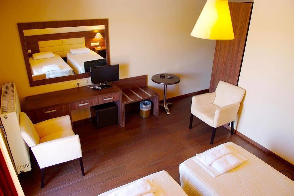 Plotini Hotel Dhidhimotikhon Extérieur photo